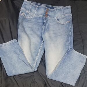 No Boundaries High Rise Scuplting Skinny Cut Women's Blue Jeans Capris Size 13